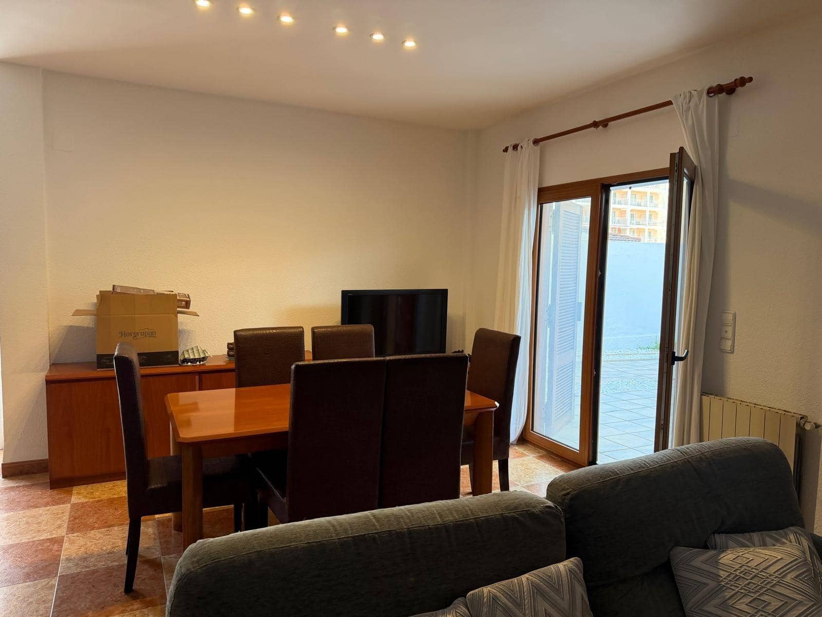 3 bedroom Semi-detached Villa for rent in Gandia with pool garage - € 1,950 (Ref: 10180667)