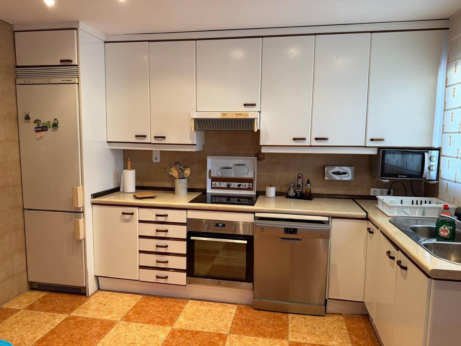 3 bedroom Semi-detached Villa for rent in Gandia with pool garage - € 1,950 (Ref: 10180667)