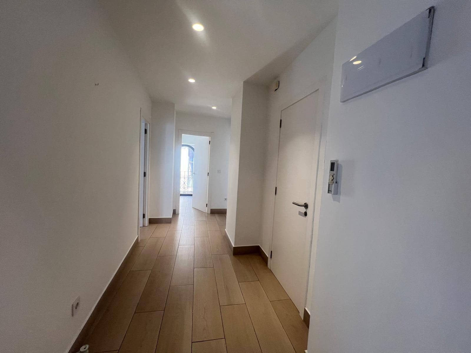 2 bedroom Flat for rent in Gandia - € 800 (Ref: 9843897)