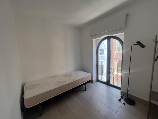 2 bedroom Flat for rent in Gandia - € 800 (Ref: 9843897)