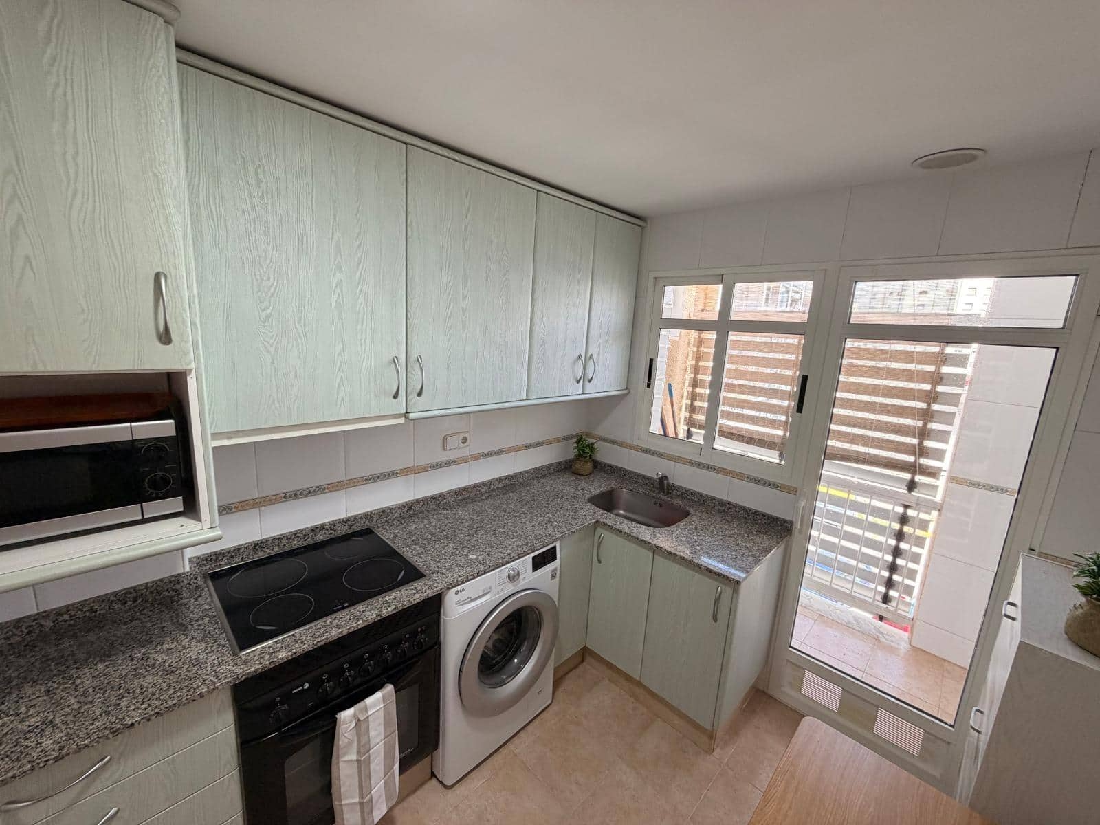 3 bedroom Apartment for sale in Gandia with pool garage - € 290,000 (Ref: 9843898)