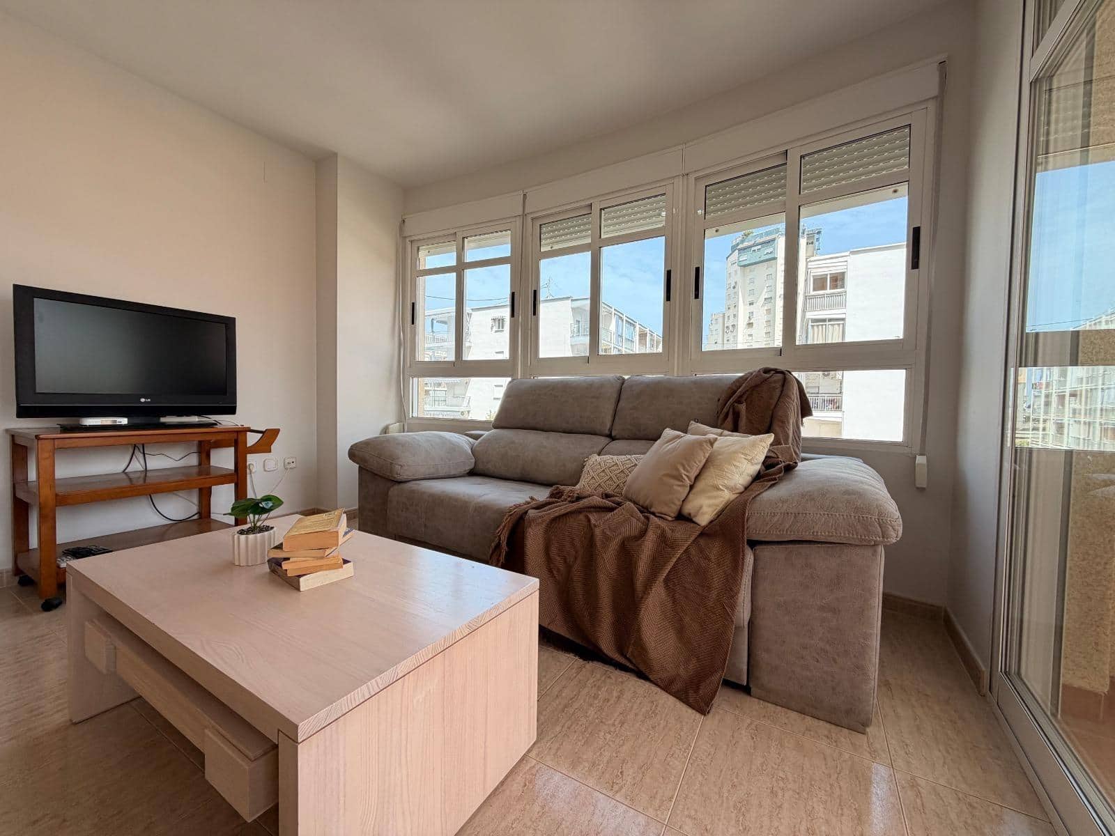 3 bedroom Apartment for sale in Gandia with pool garage - € 290,000 (Ref: 9843898)