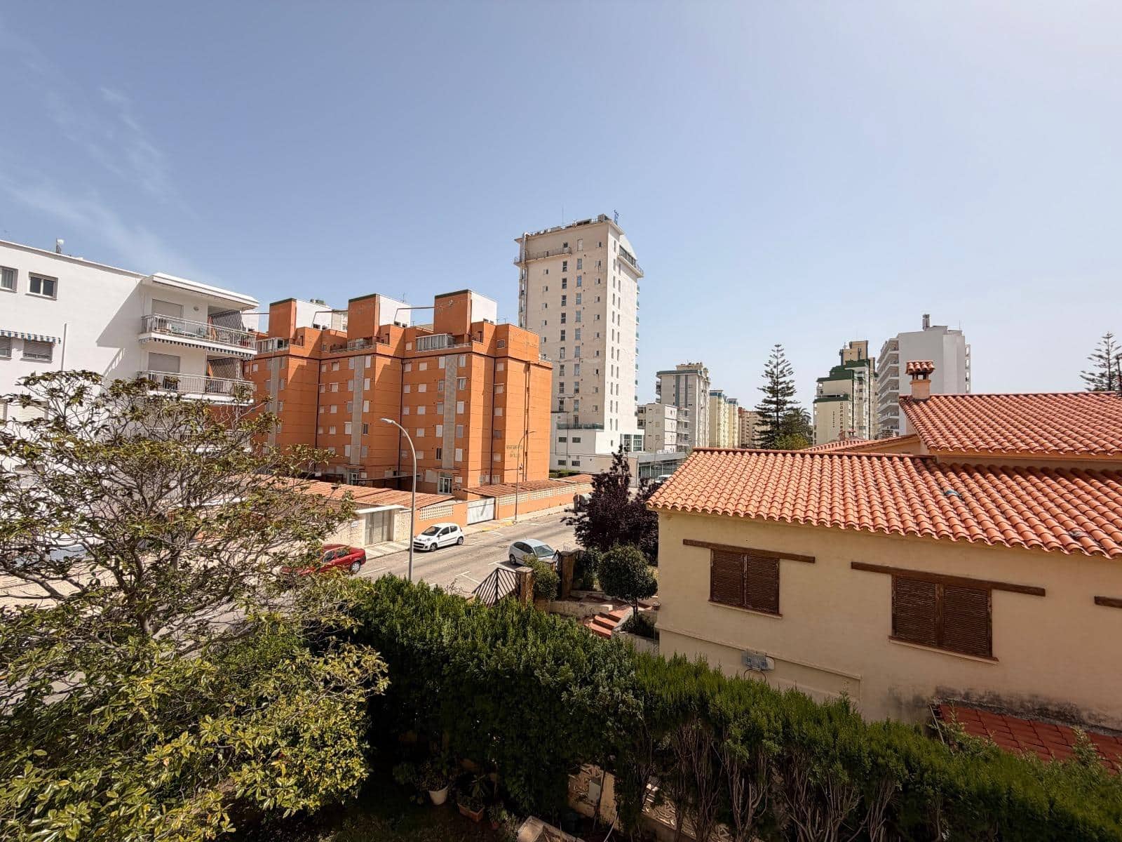 3 bedroom Apartment for sale in Gandia with pool garage - € 290,000 (Ref: 9843898)