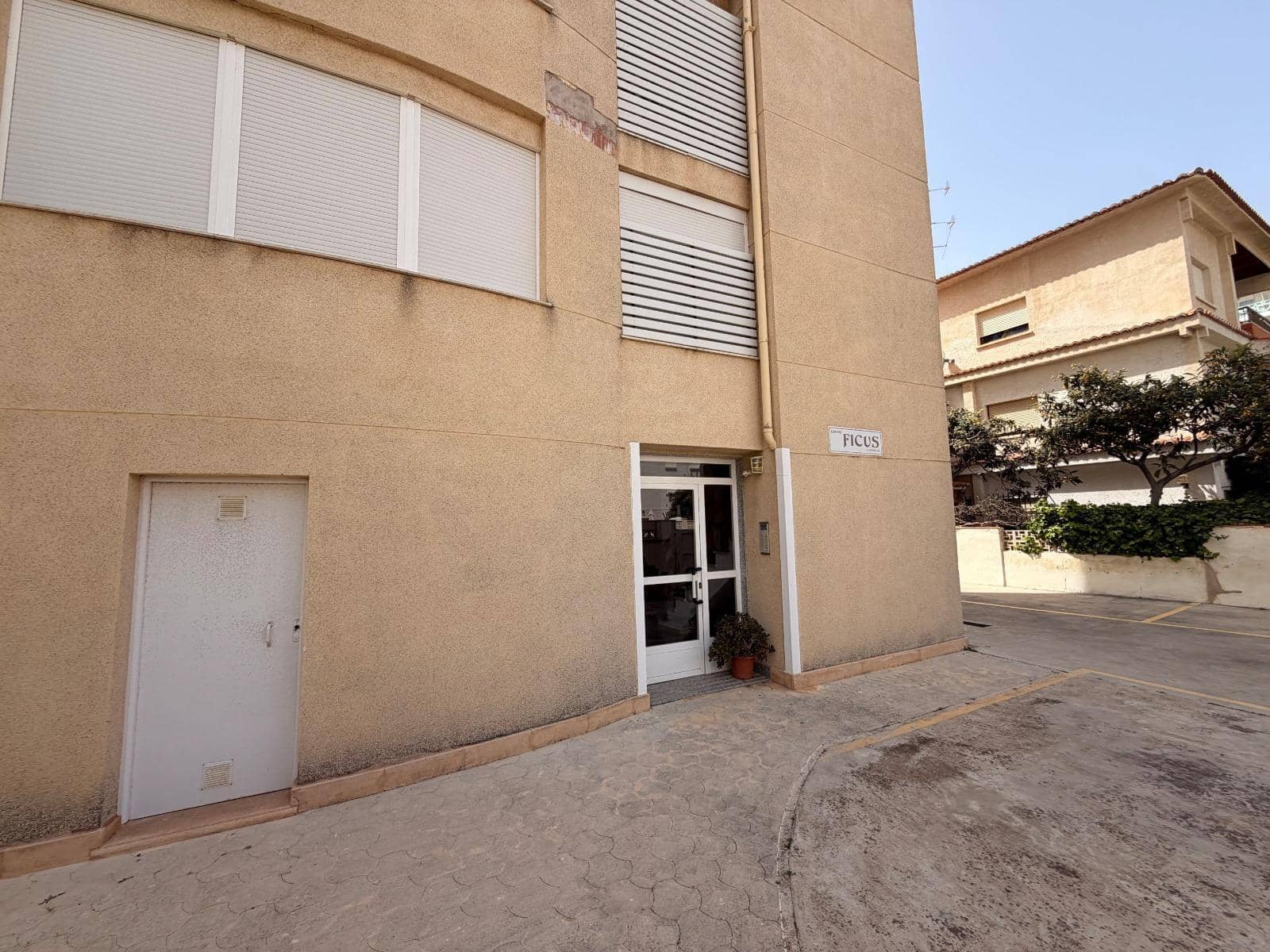 3 bedroom Apartment for sale in Gandia with pool garage - € 290,000 (Ref: 9843898)