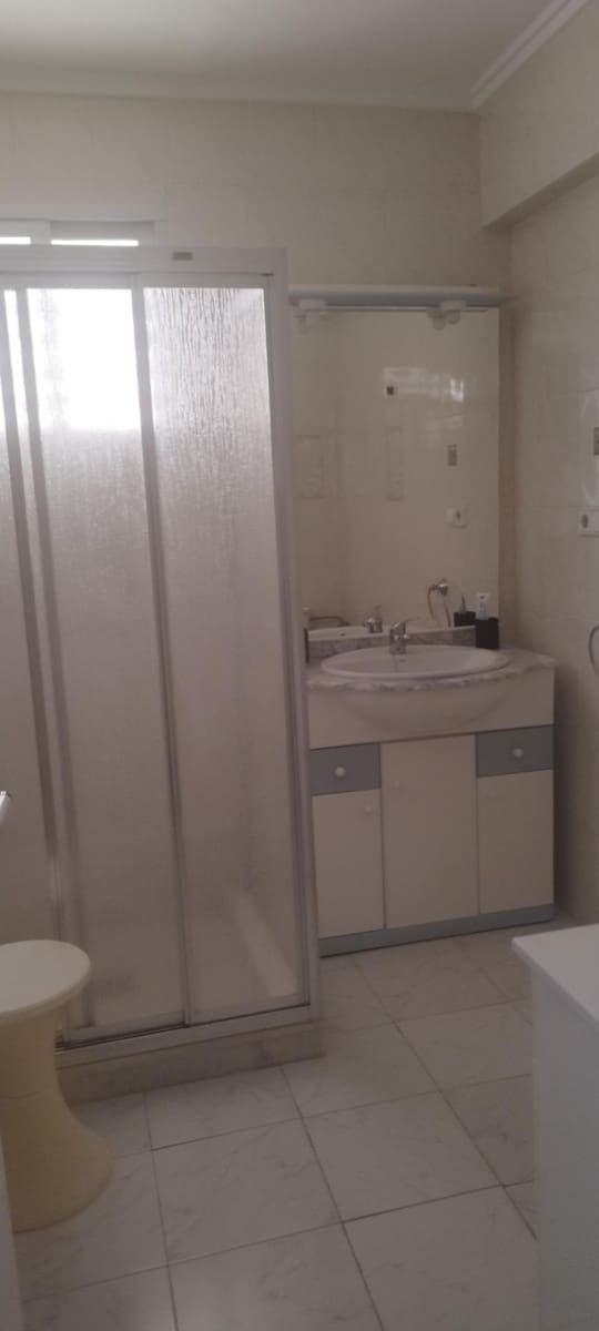 3 slaapkamer Appartement voor vakantieverhuur in Gandia - € 2.000 (Ref: 9843900)