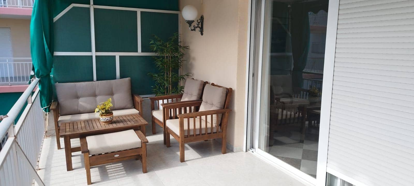 3 slaapkamer Appartement voor vakantieverhuur in Gandia - € 2.000 (Ref: 9843900)
