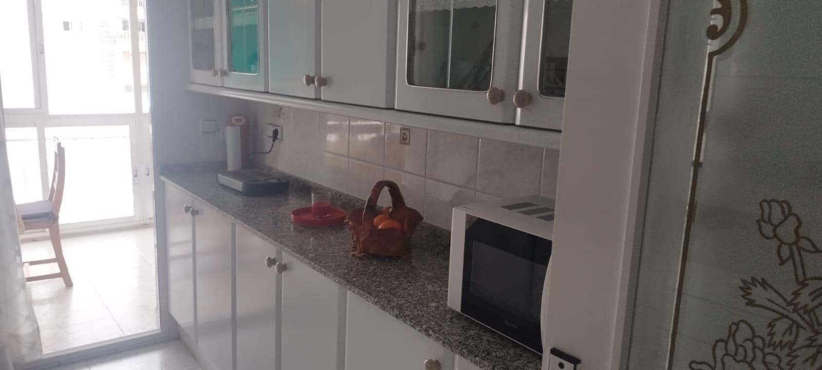 3 slaapkamer Appartement voor vakantieverhuur in Gandia - € 2.000 (Ref: 9843900)