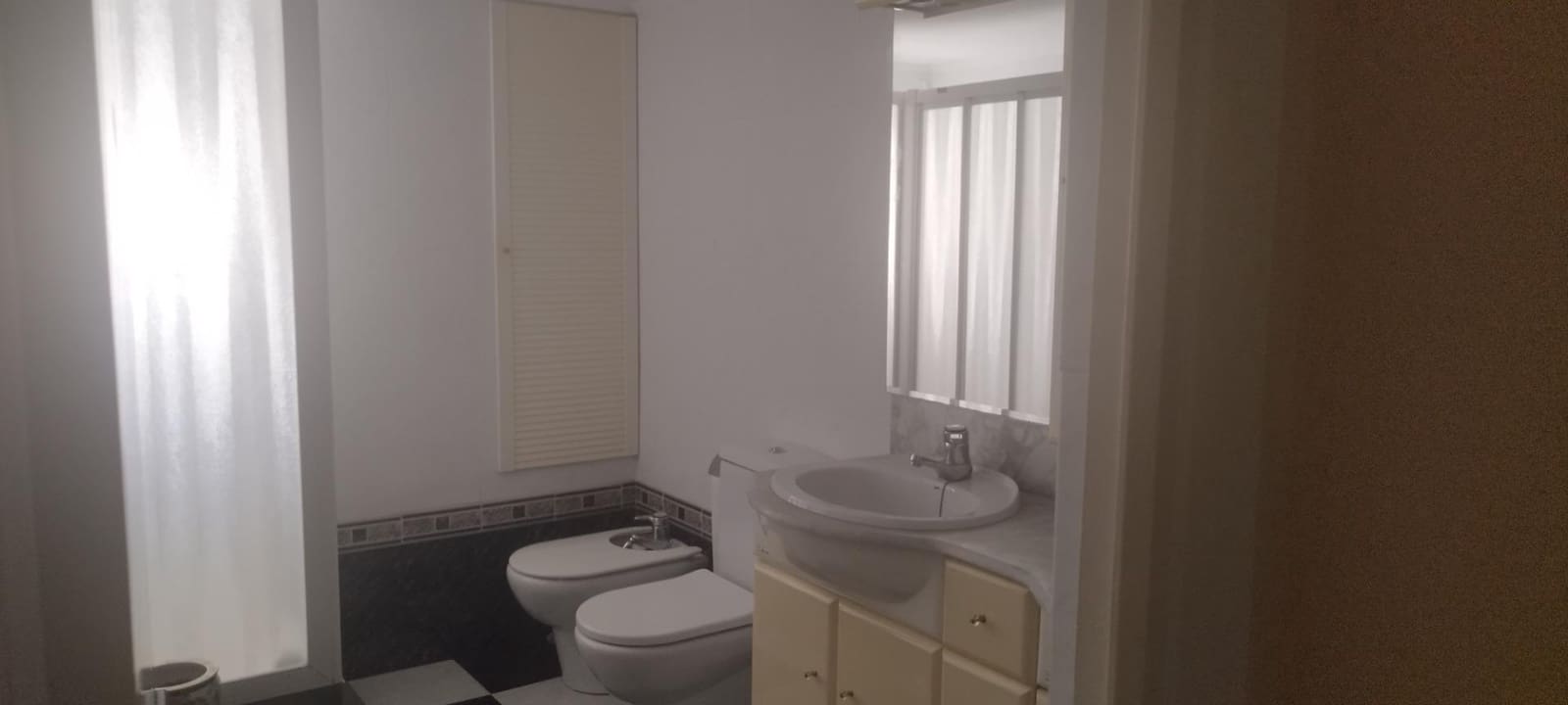 3 slaapkamer Appartement voor vakantieverhuur in Gandia - € 2.000 (Ref: 9843900)