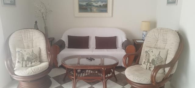 3 slaapkamer Appartement voor vakantieverhuur in Gandia - € 2.000 (Ref: 9843900)