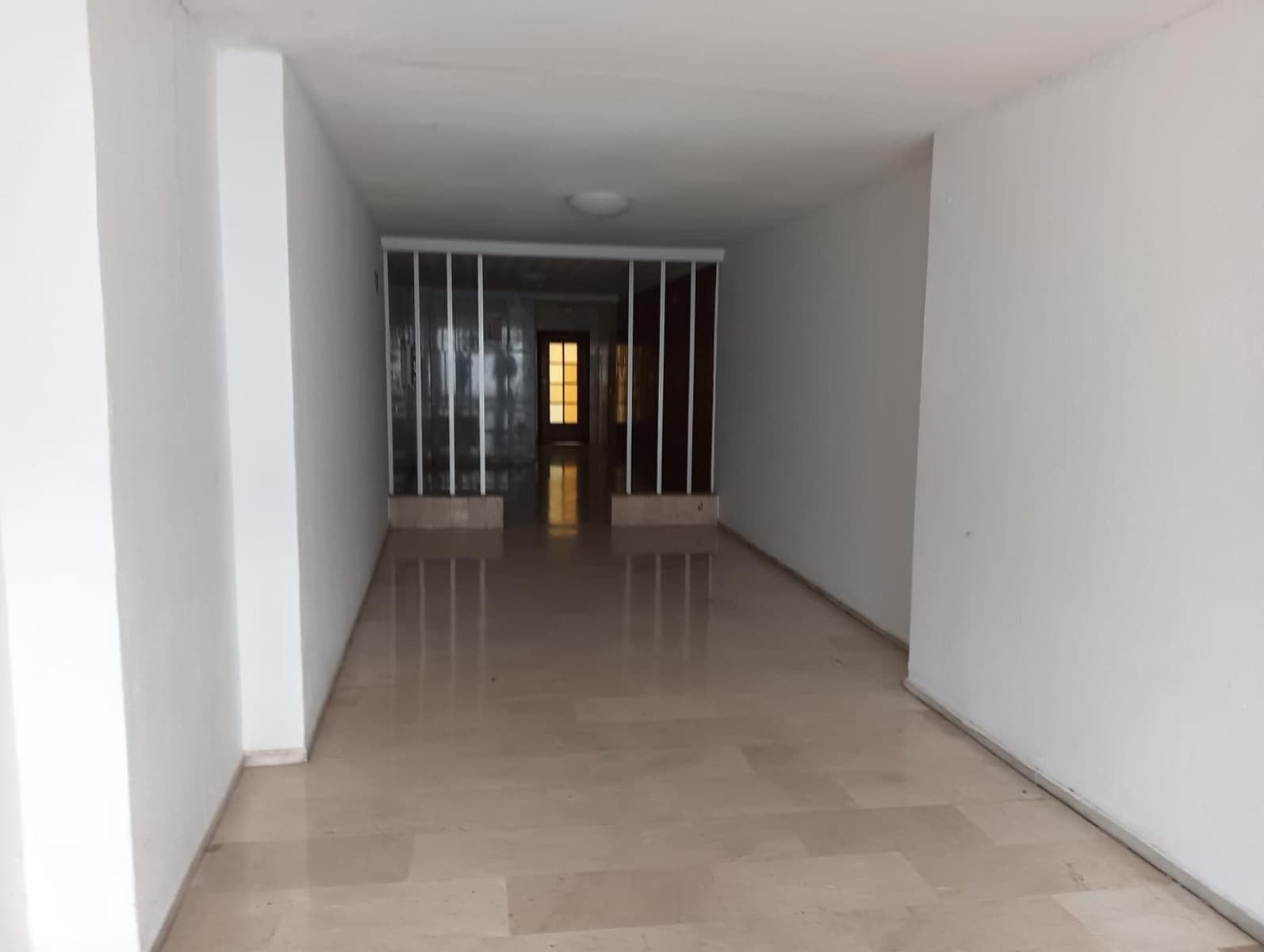   4 soveværelse   ferieLejlighed i Gandia   med   swimmingpool  garage  - € 1.200 (Ref: 9843902)