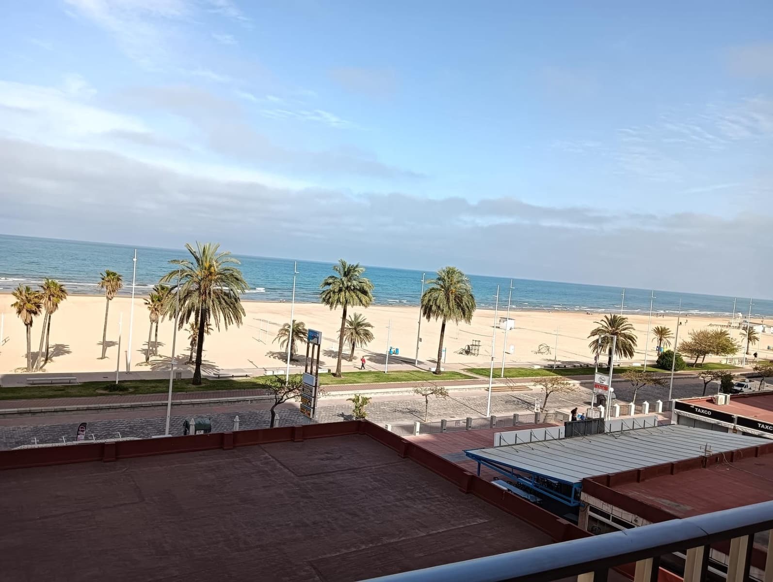  4 soveværelse   ferieLejlighed i Gandia   med   swimmingpool  garage  - € 1.200 (Ref: 9843902)