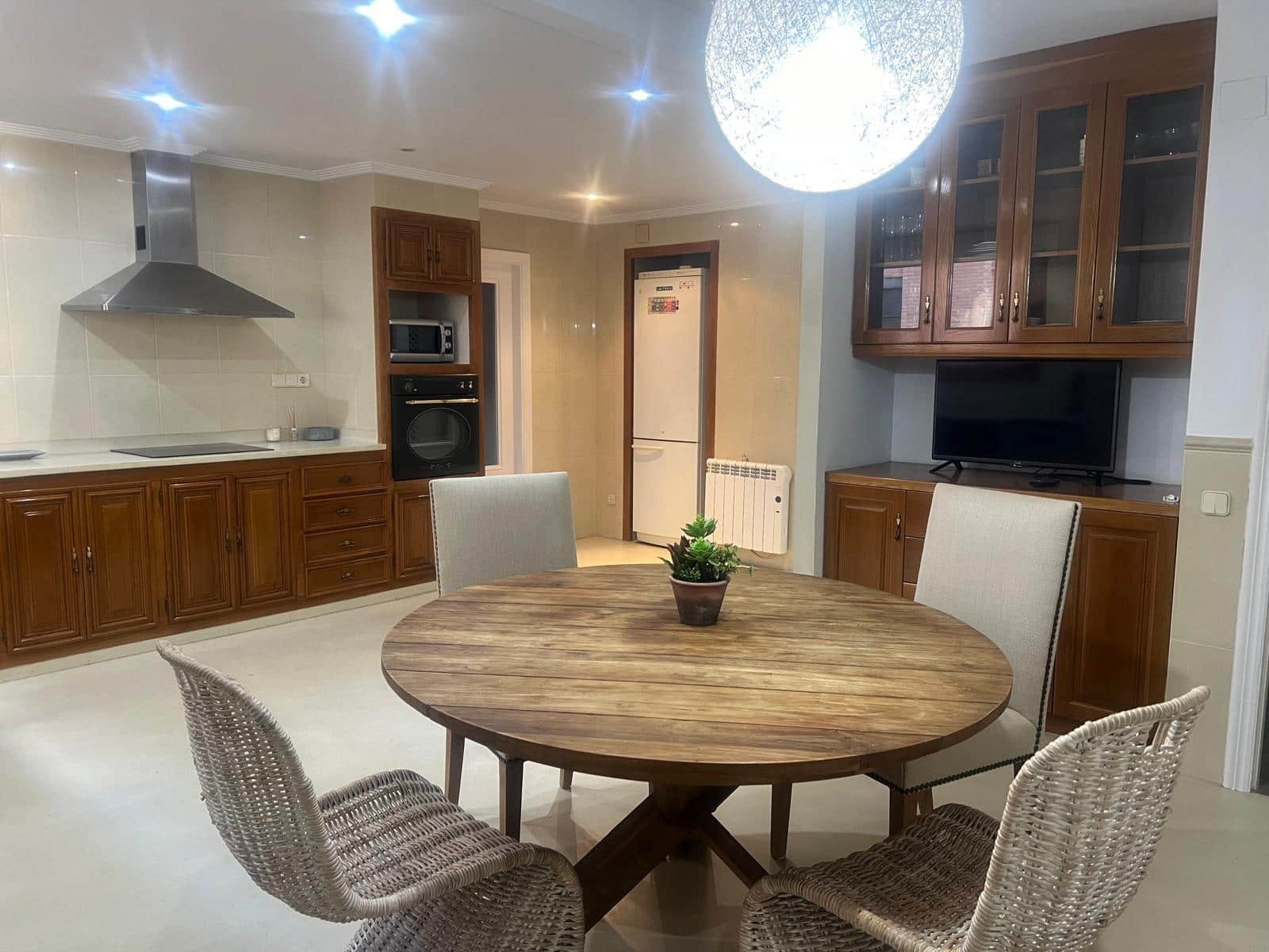 3 bedroom Flat for rent in Tavernes de la Valldigna - € 850 (Ref: 9843906)