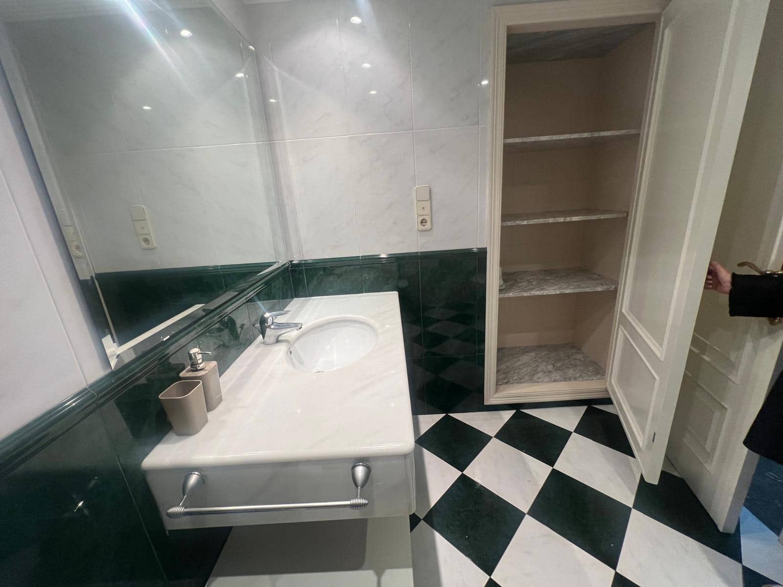 3 bedroom Flat for rent in Tavernes de la Valldigna - € 850 (Ref: 9843906)
