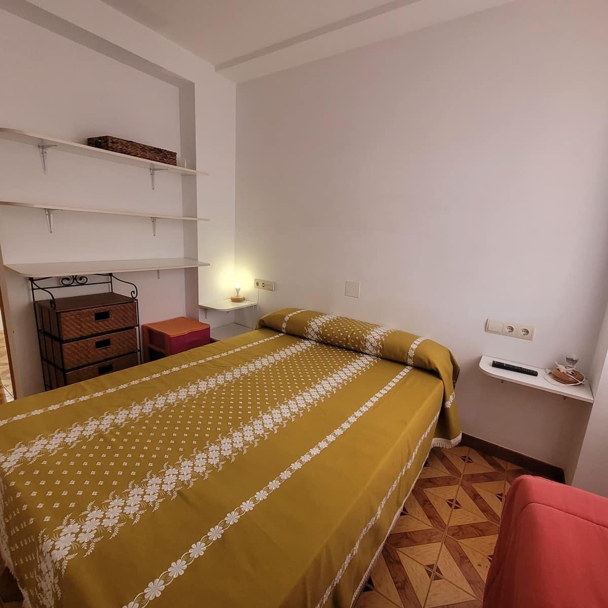 2 bedroom Beach Apartment for sale in Miramar - € 174,000 (Ref: 9843907)