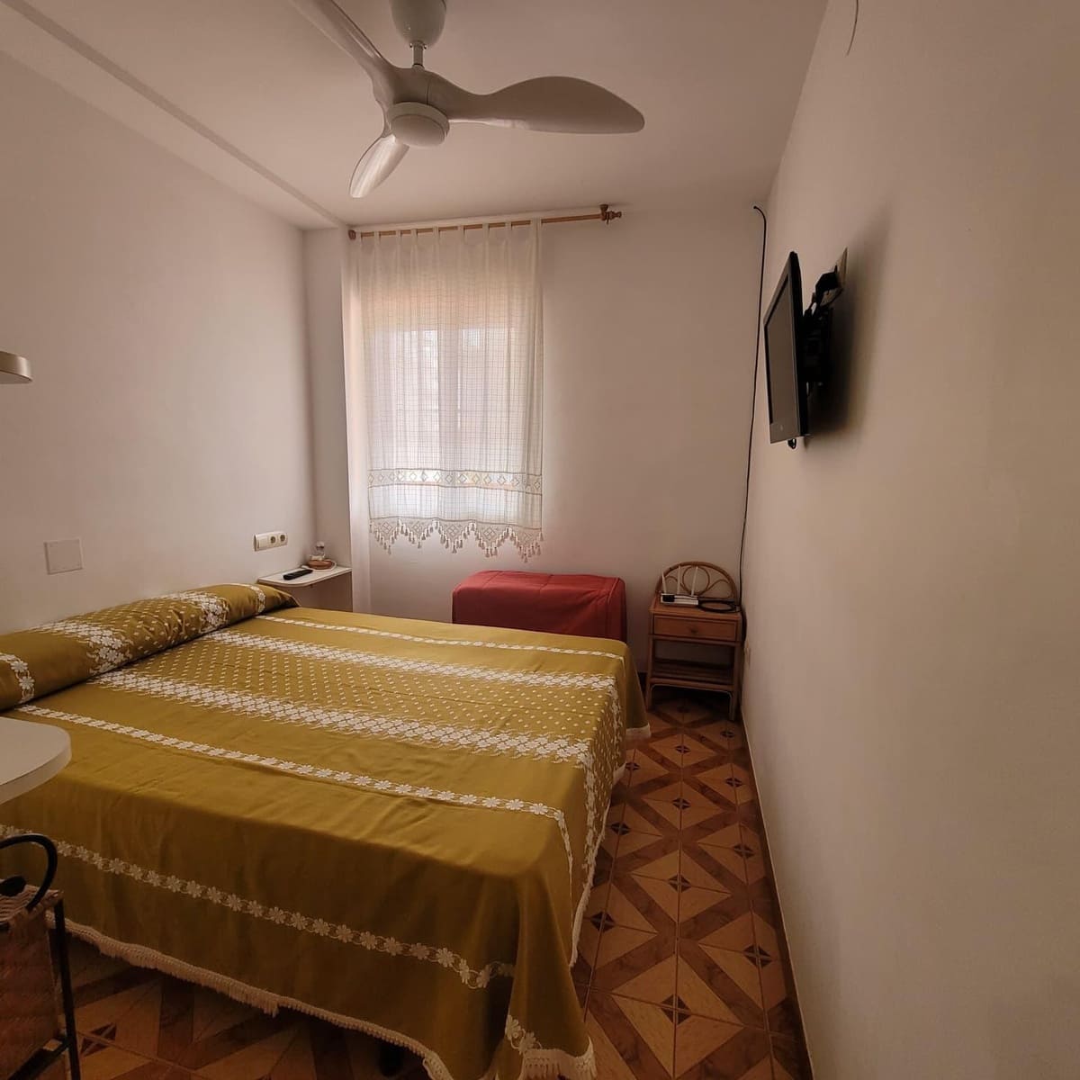 2 bedroom Beach Apartment for sale in Miramar - € 174,000 (Ref: 9843907)