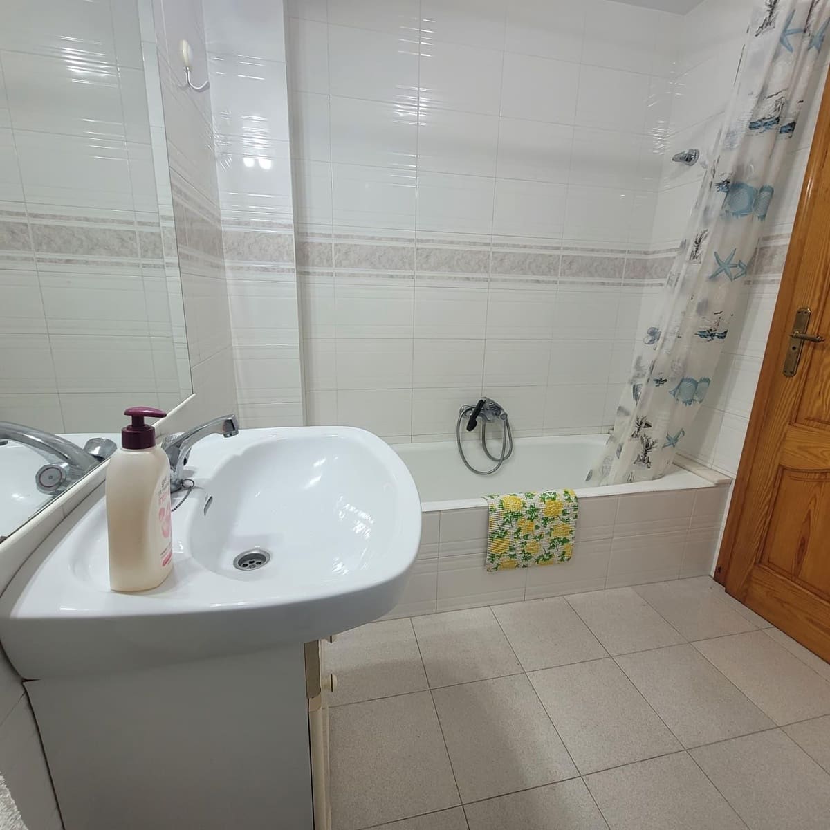 2 bedroom Beach Apartment for sale in Miramar - € 174,000 (Ref: 9843907)