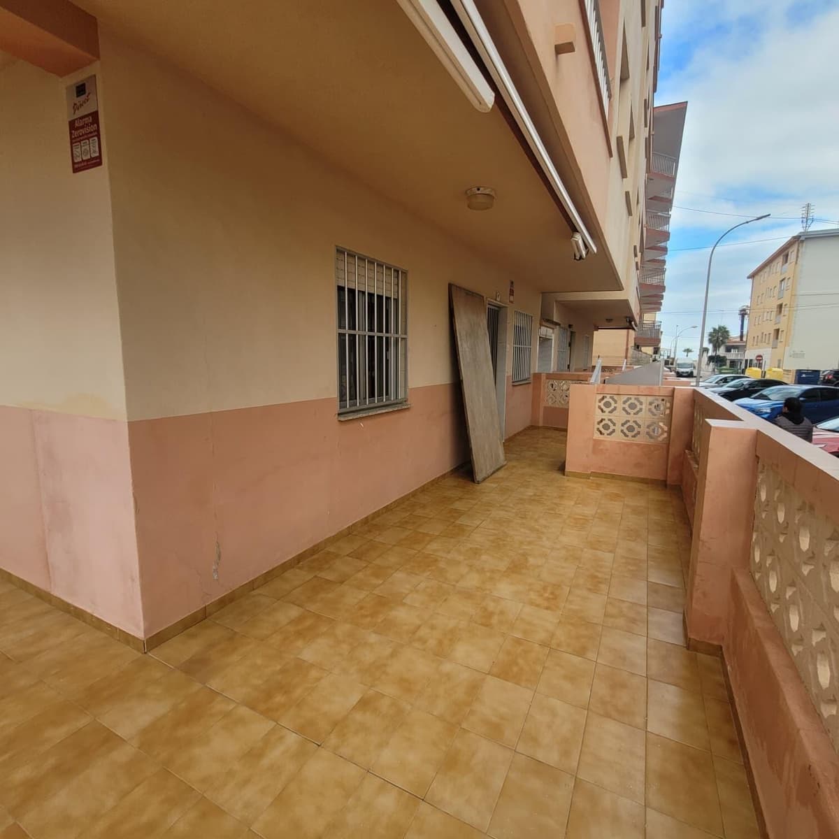 2 bedroom Beach Apartment for sale in Miramar - € 174,000 (Ref: 9843907)