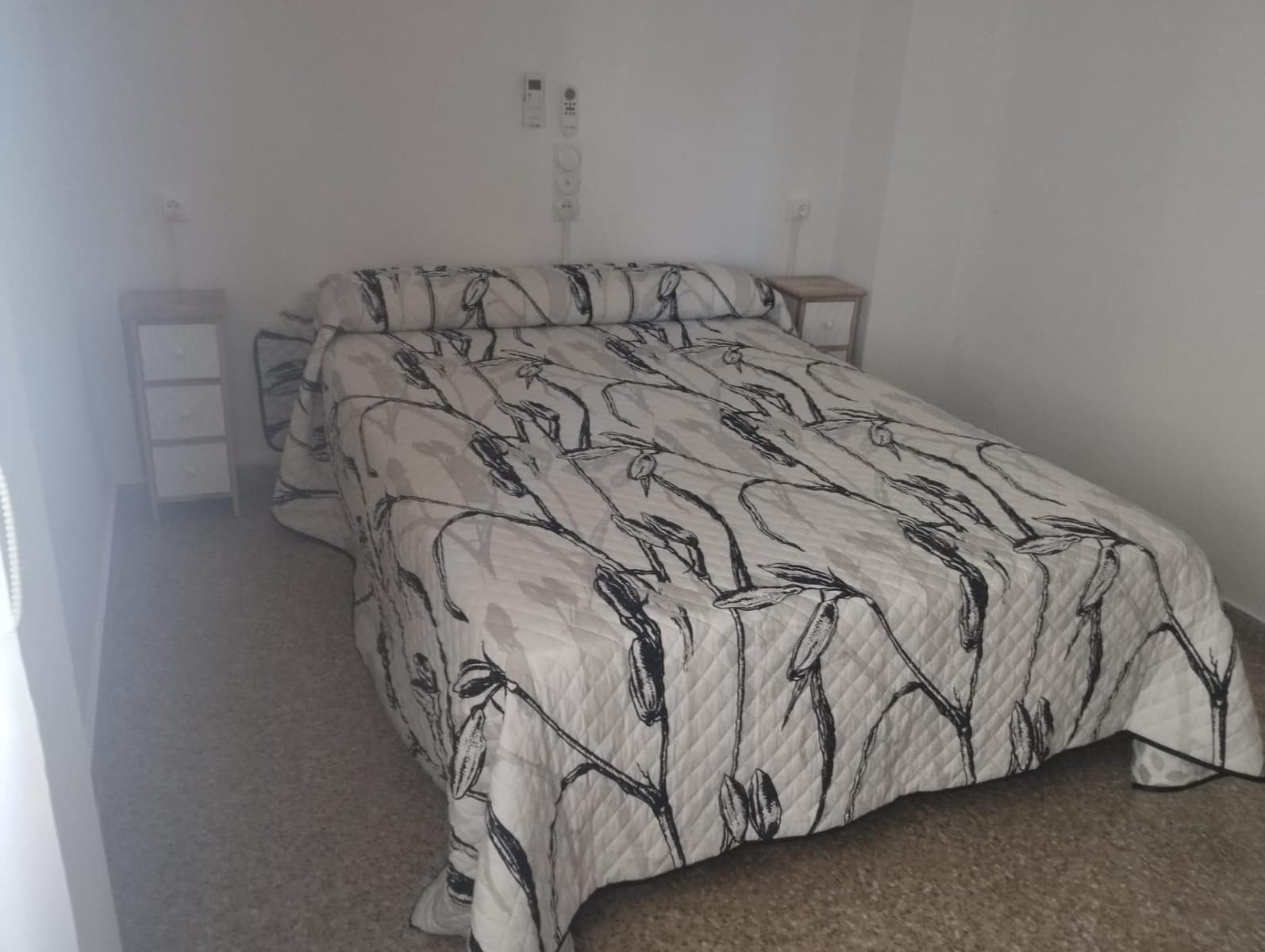 4 bedroom Apartment for rent in Gandia - € 900 (Ref: 9843908)