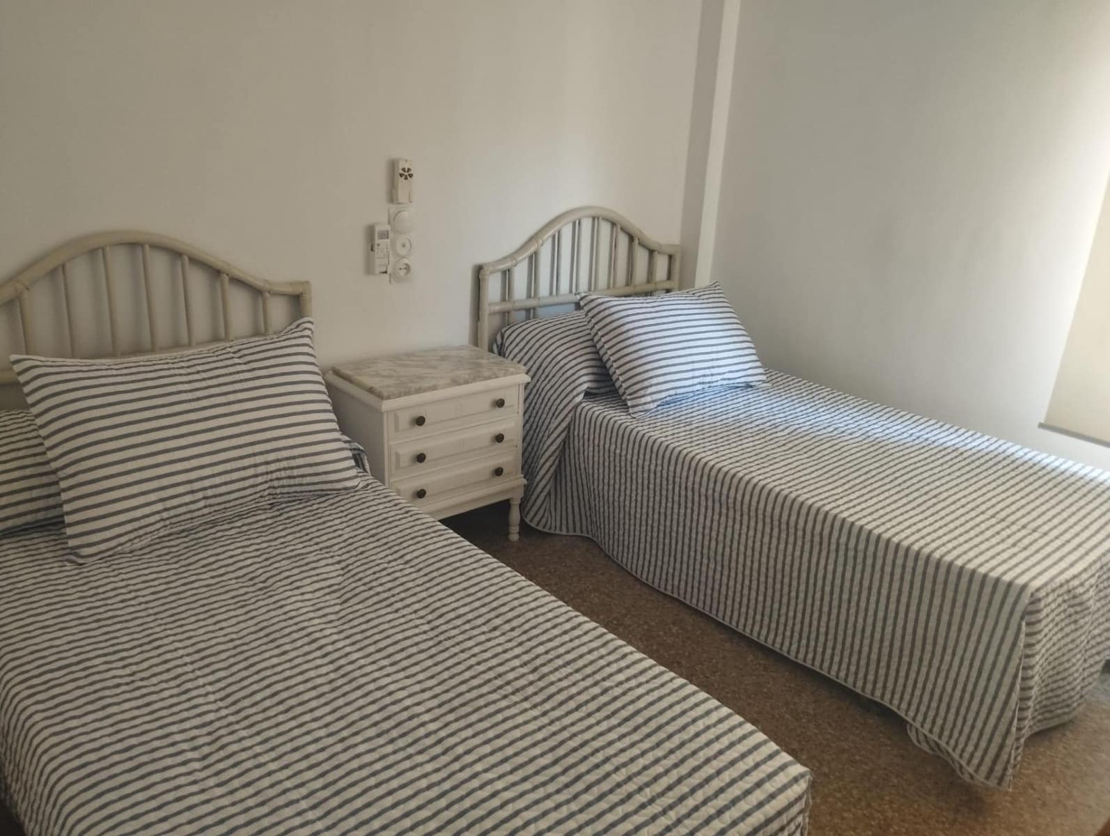 4 bedroom Apartment for rent in Gandia - € 900 (Ref: 9843908)