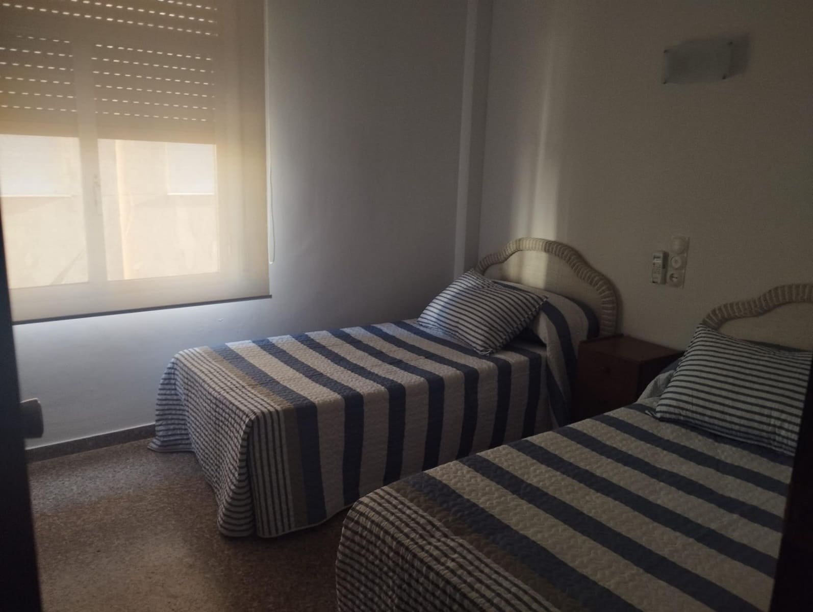 4 bedroom Apartment for rent in Gandia - € 900 (Ref: 9843908)