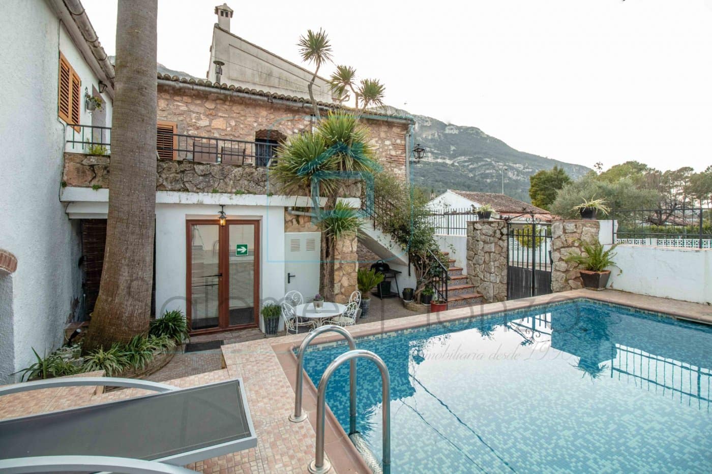 6 bedroom Finca/Country House for sale in Barx with pool - € 360,000 (Ref: 9843909)