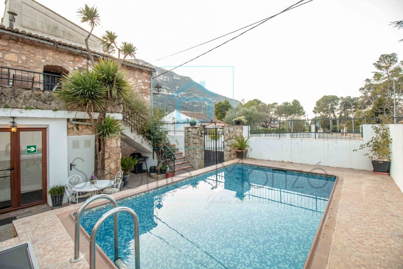 6 bedroom Finca/Country House for sale in Barx with pool - € 360,000 (Ref: 9843909)