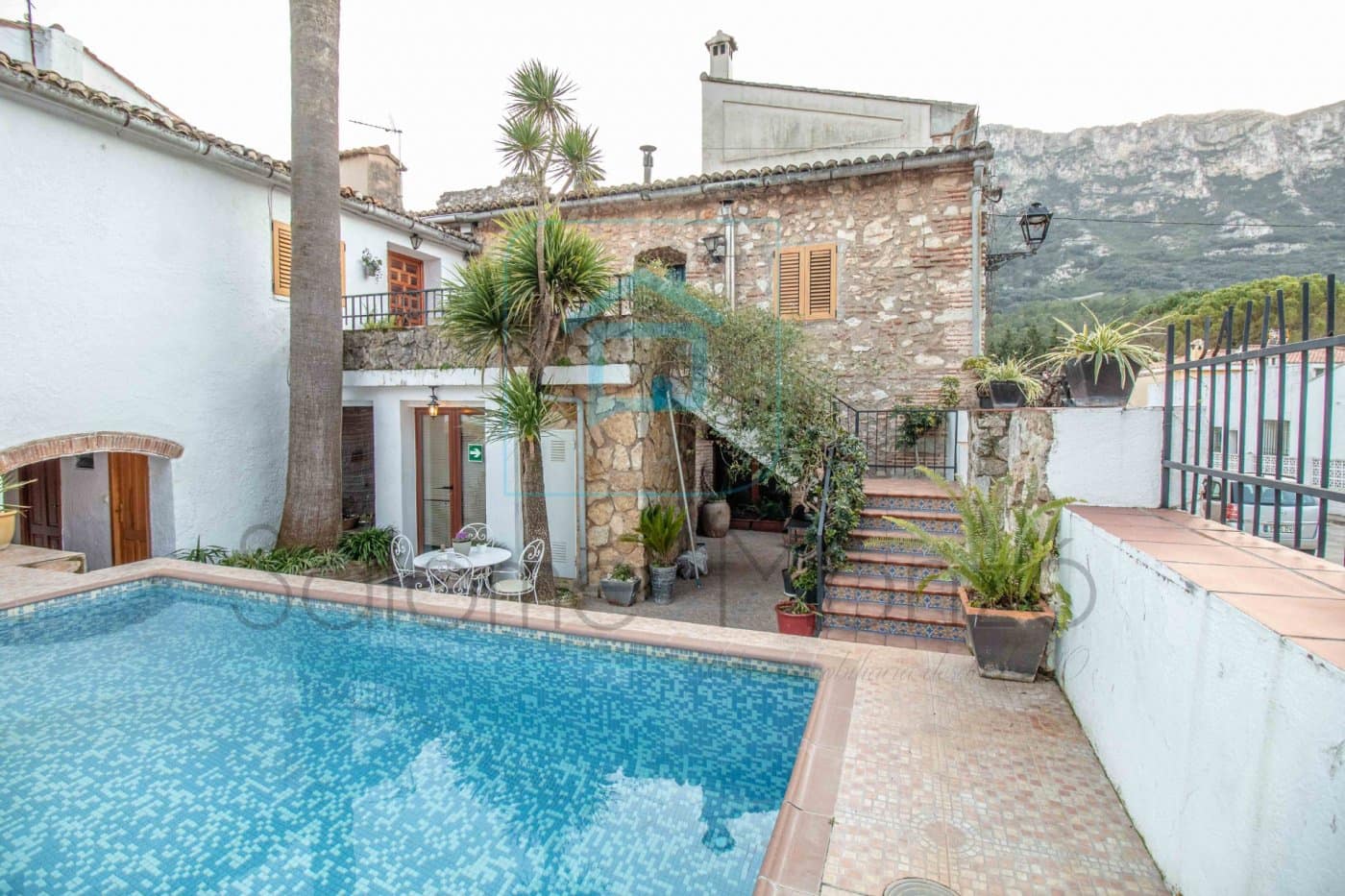 6 bedroom Finca/Country House for sale in Barx with pool - € 360,000 (Ref: 9843909)