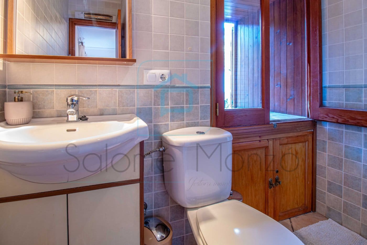 6 bedroom Finca/Country House for sale in Barx with pool - € 360,000 (Ref: 9843909)