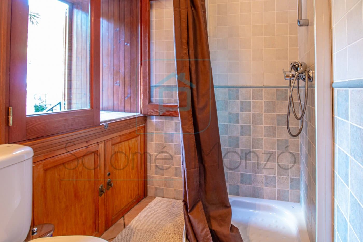 6 bedroom Finca/Country House for sale in Barx with pool - € 360,000 (Ref: 9843909)