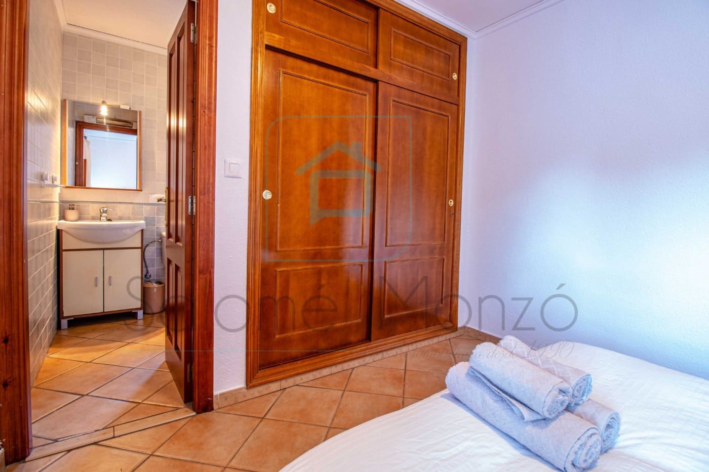 6 bedroom Finca/Country House for sale in Barx with pool - € 360,000 (Ref: 9843909)