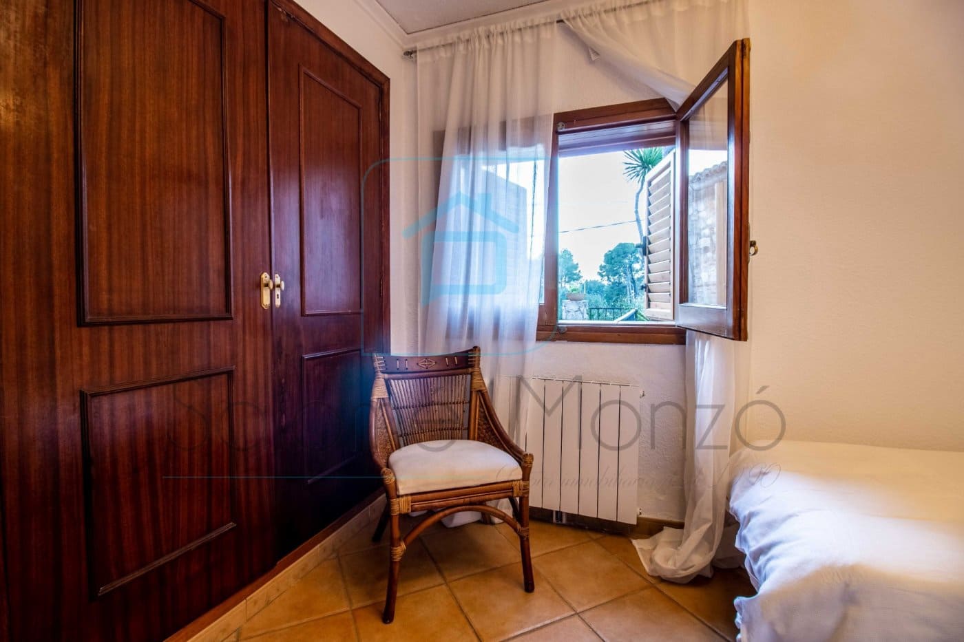6 bedroom Finca/Country House for sale in Barx with pool - € 360,000 (Ref: 9843909)
