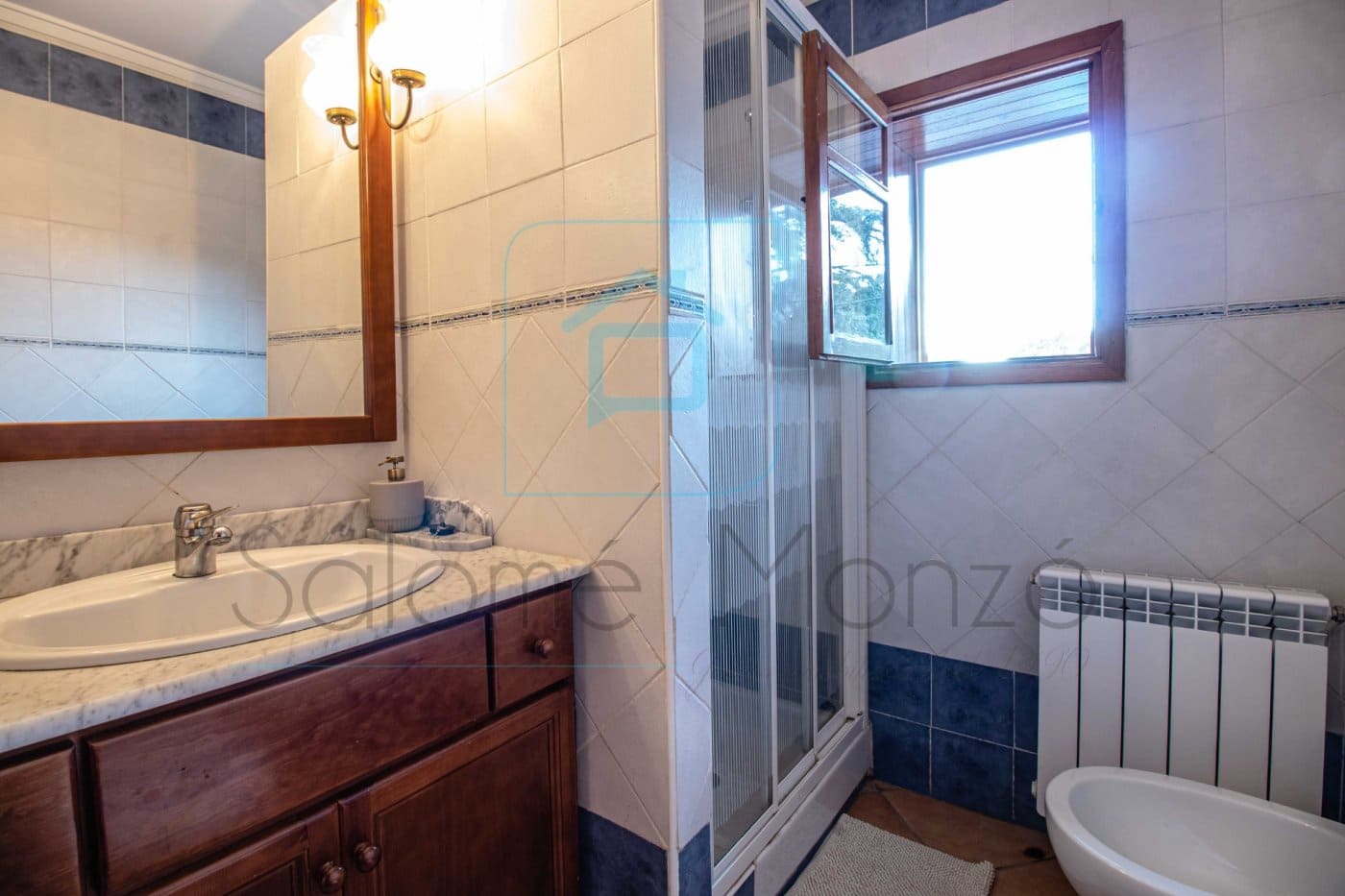 6 bedroom Finca/Country House for sale in Barx with pool - € 360,000 (Ref: 9843909)