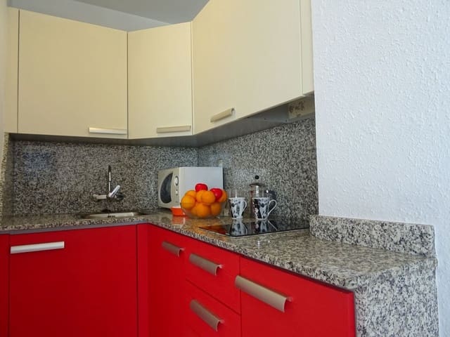   1 soveværelse   ferieLejlighed i Gandia med   swimmingpool   - € 550 (Ref: 9843920)