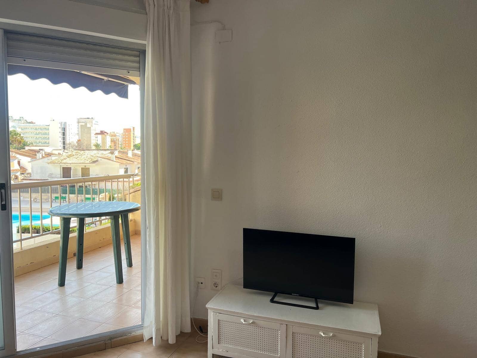 1 slaapkamer Appartement voor vakantieverhuur in Gandia met zwembad - € 1.600 (Ref: 9843922)