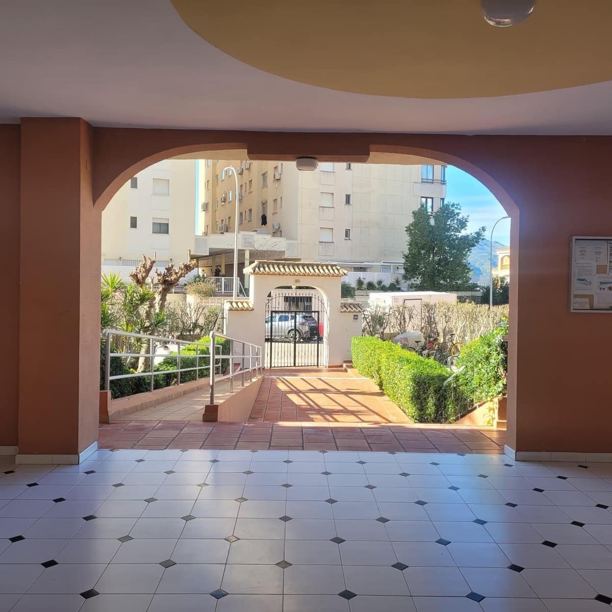 1 slaapkamer Appartement voor vakantieverhuur in Gandia met zwembad - € 1.600 (Ref: 9843922)