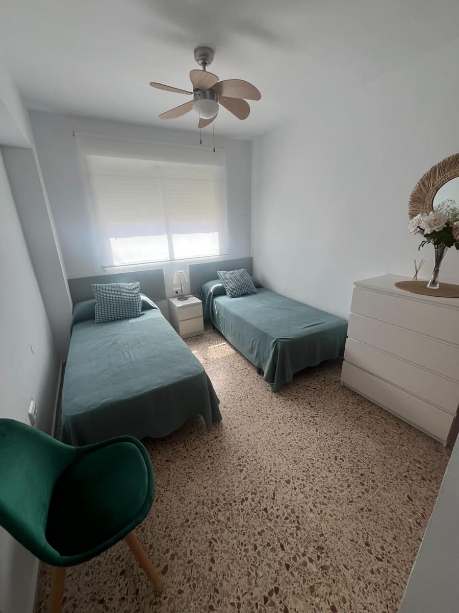 Apartamento de 3 habitaciones en Gandia en alquiler vacacional - 1.800 € (Ref: 9843927)