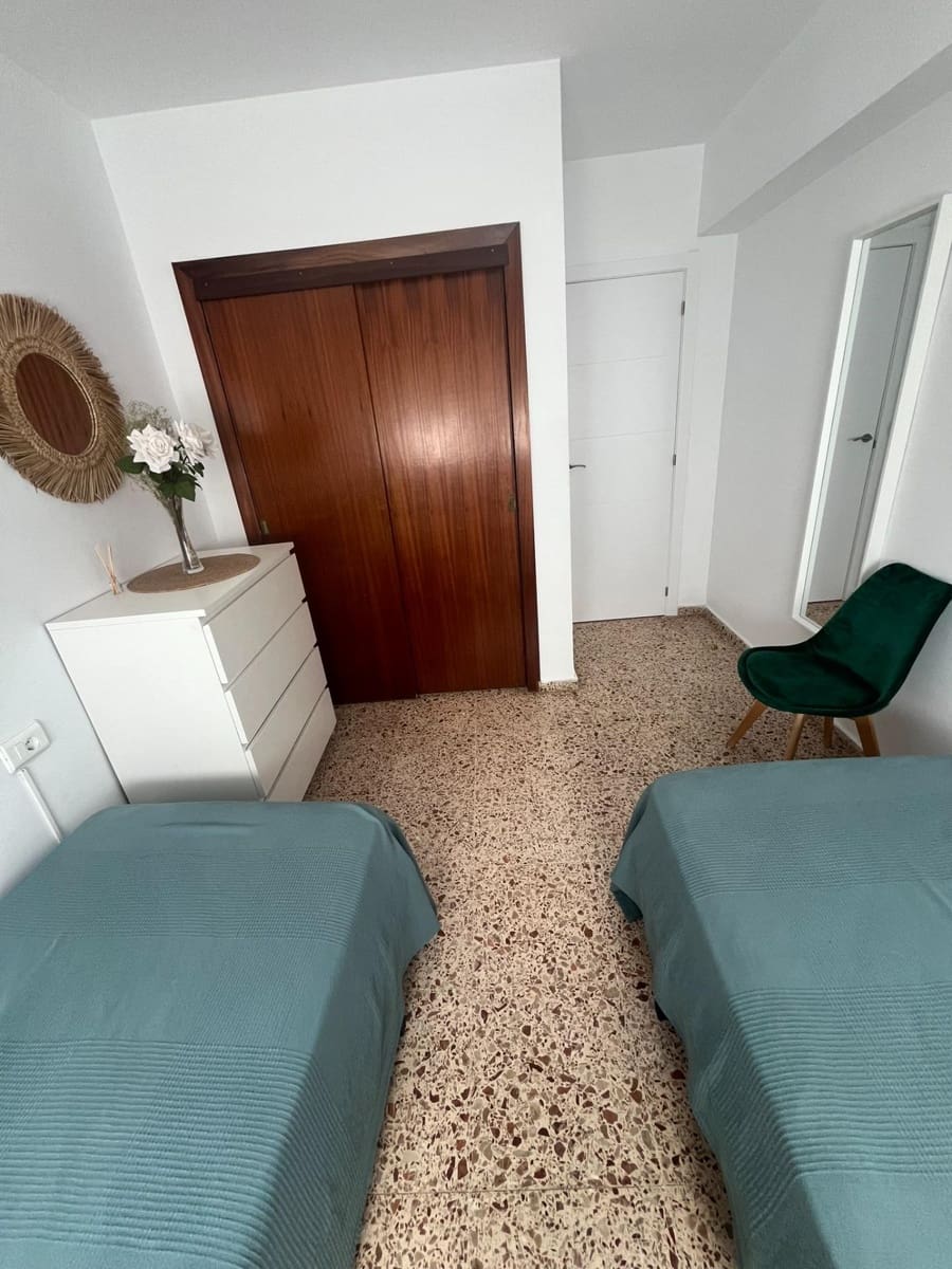 Apartamento de 3 habitaciones en Gandia en alquiler vacacional - 1.800 € (Ref: 9843927)