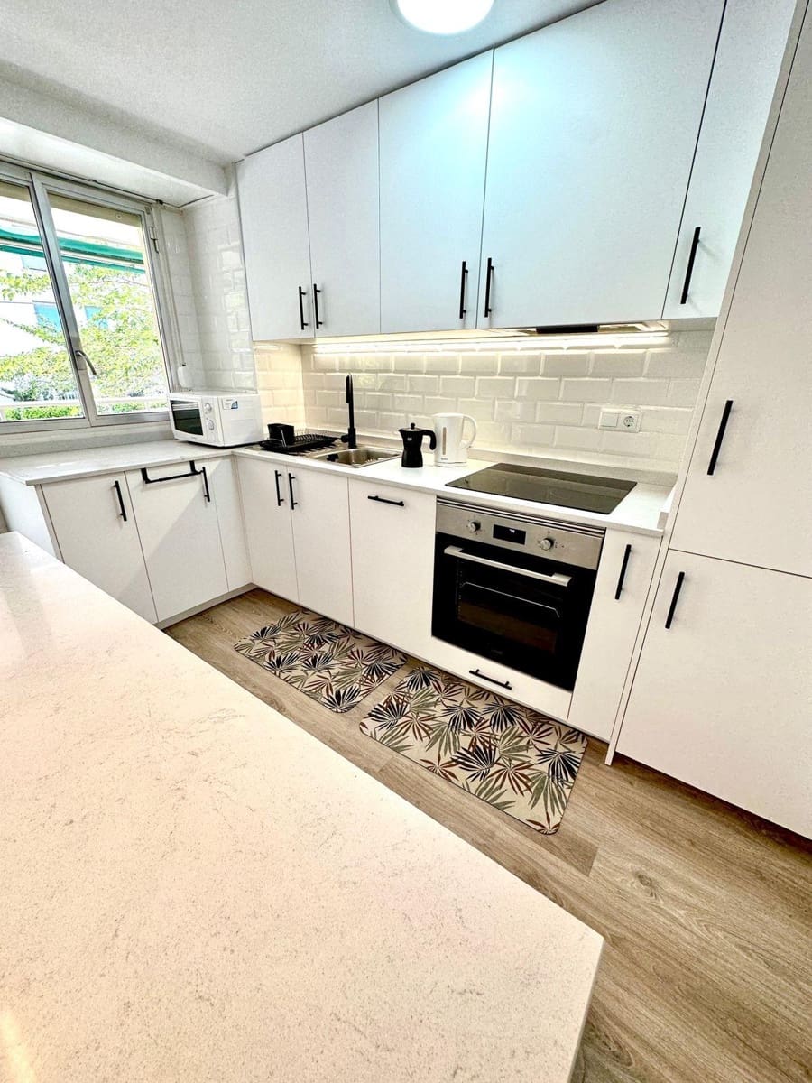 3 slaapkamer Appartement voor vakantieverhuur in Gandia - € 1.995 (Ref: 9843931)