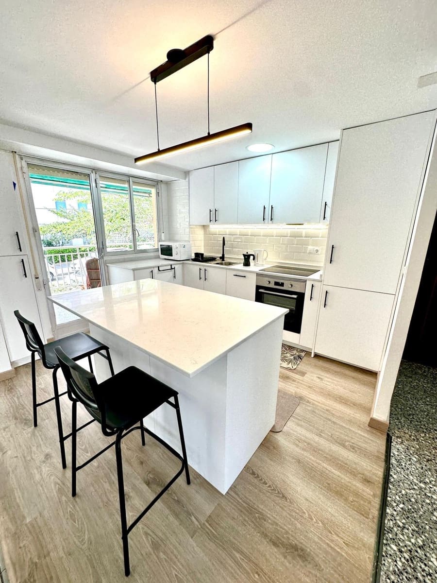 3 slaapkamer Appartement voor vakantieverhuur in Gandia - € 1.995 (Ref: 9843931)