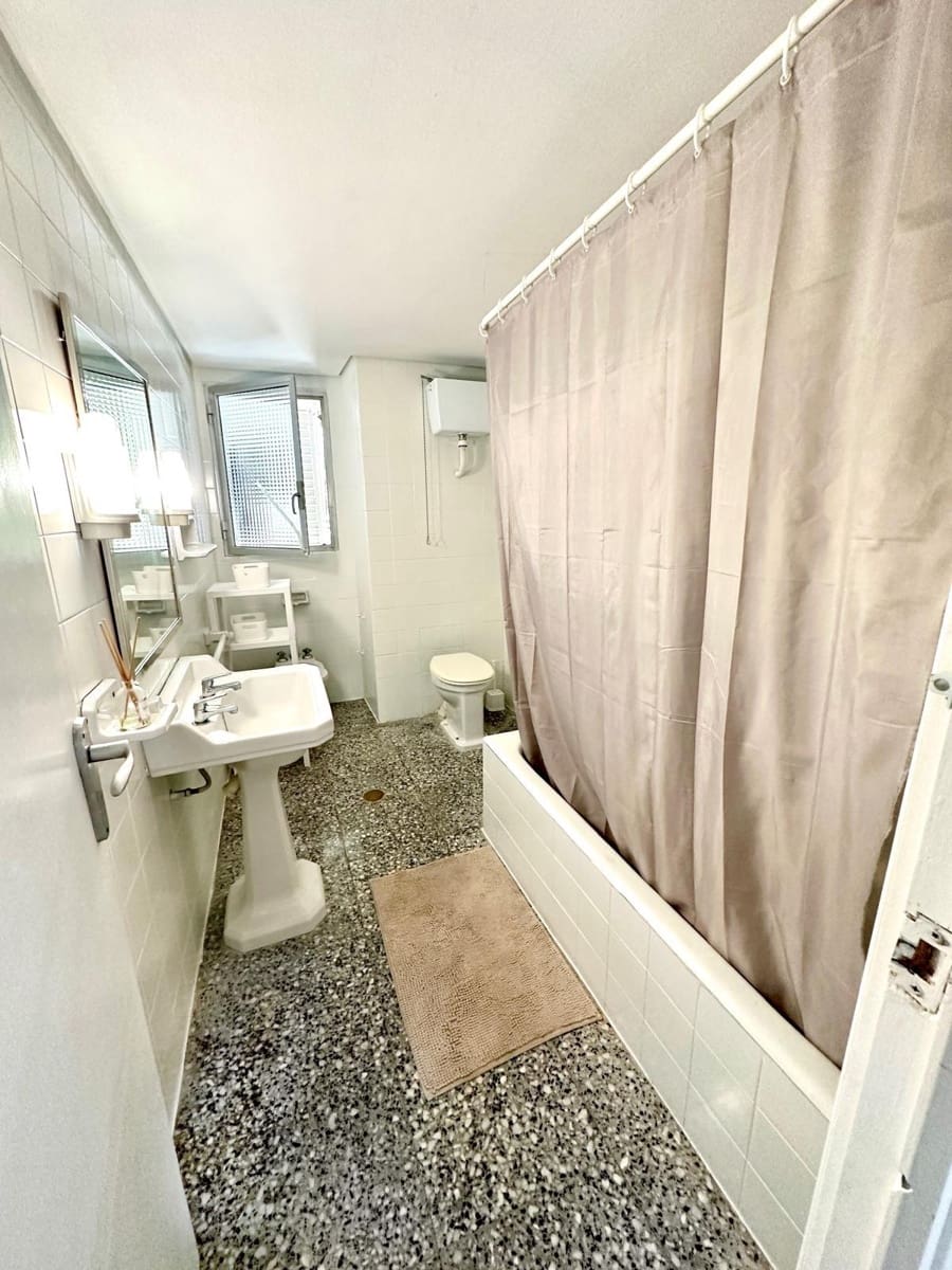 3 slaapkamer Appartement voor vakantieverhuur in Gandia - € 1.995 (Ref: 9843931)