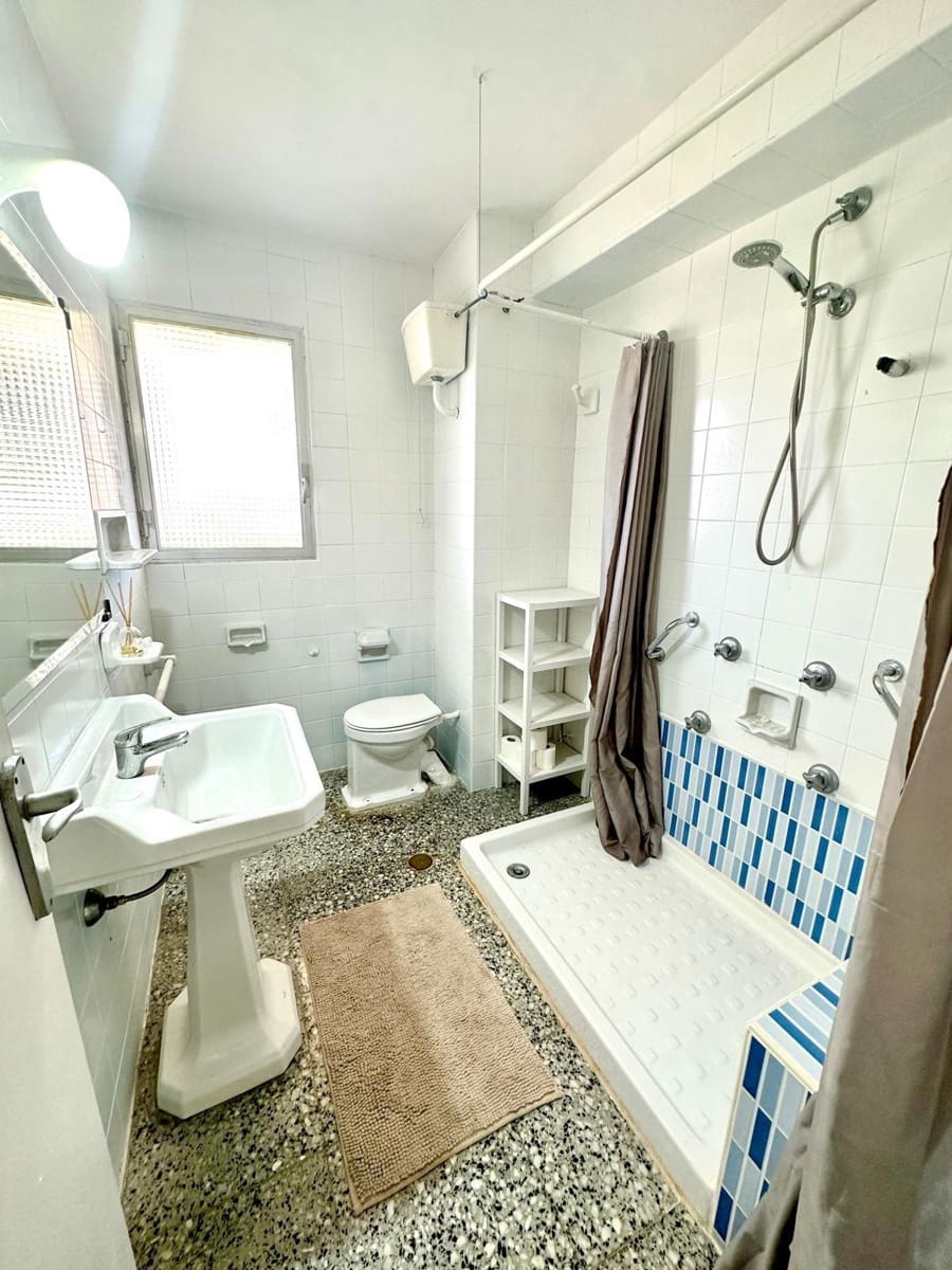 3 slaapkamer Appartement voor vakantieverhuur in Gandia - € 1.995 (Ref: 9843931)