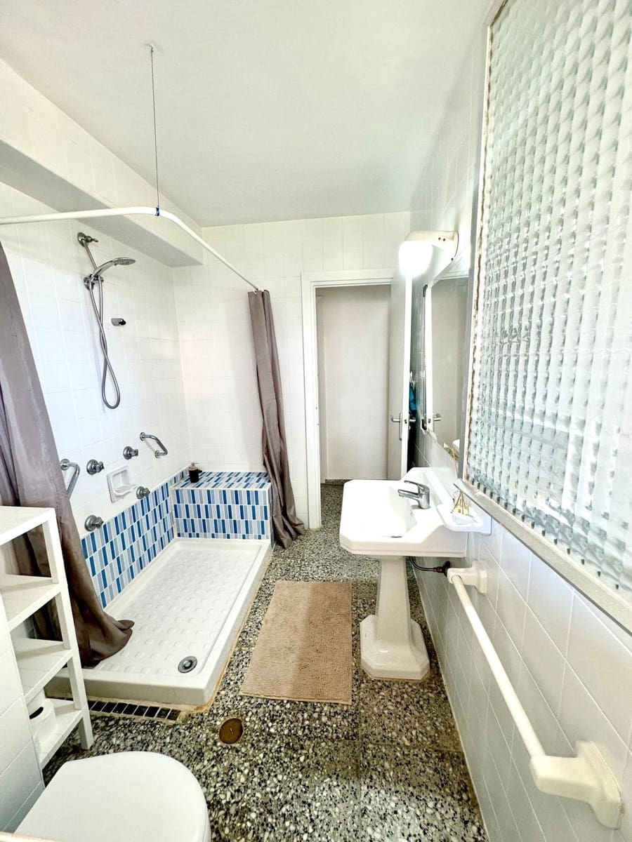 3 slaapkamer Appartement voor vakantieverhuur in Gandia - € 1.995 (Ref: 9843931)