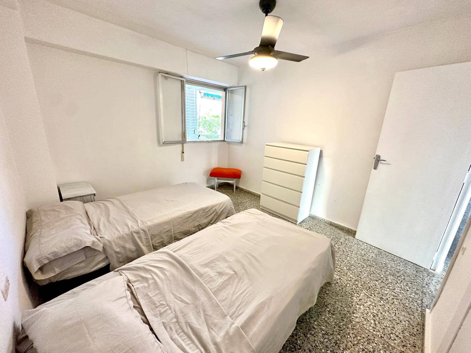 3 slaapkamer Appartement voor vakantieverhuur in Gandia - € 1.995 (Ref: 9843931)