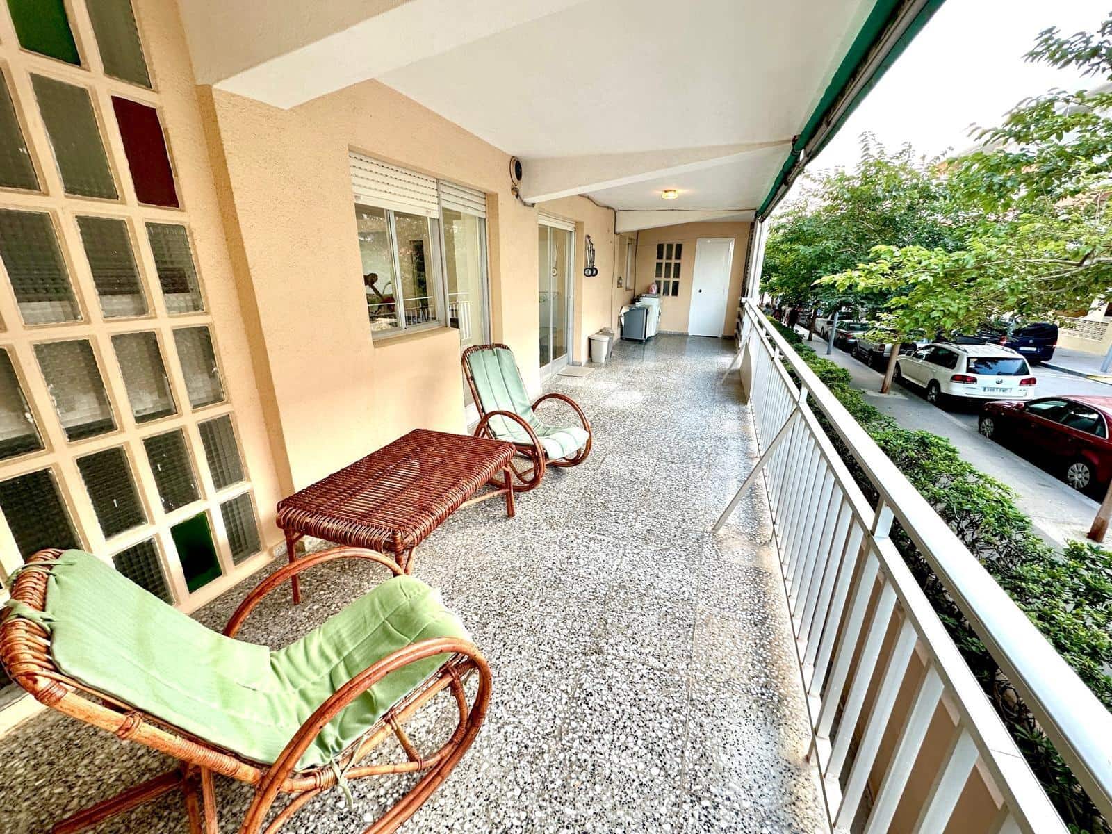 3 slaapkamer Appartement voor vakantieverhuur in Gandia - € 1.995 (Ref: 9843931)