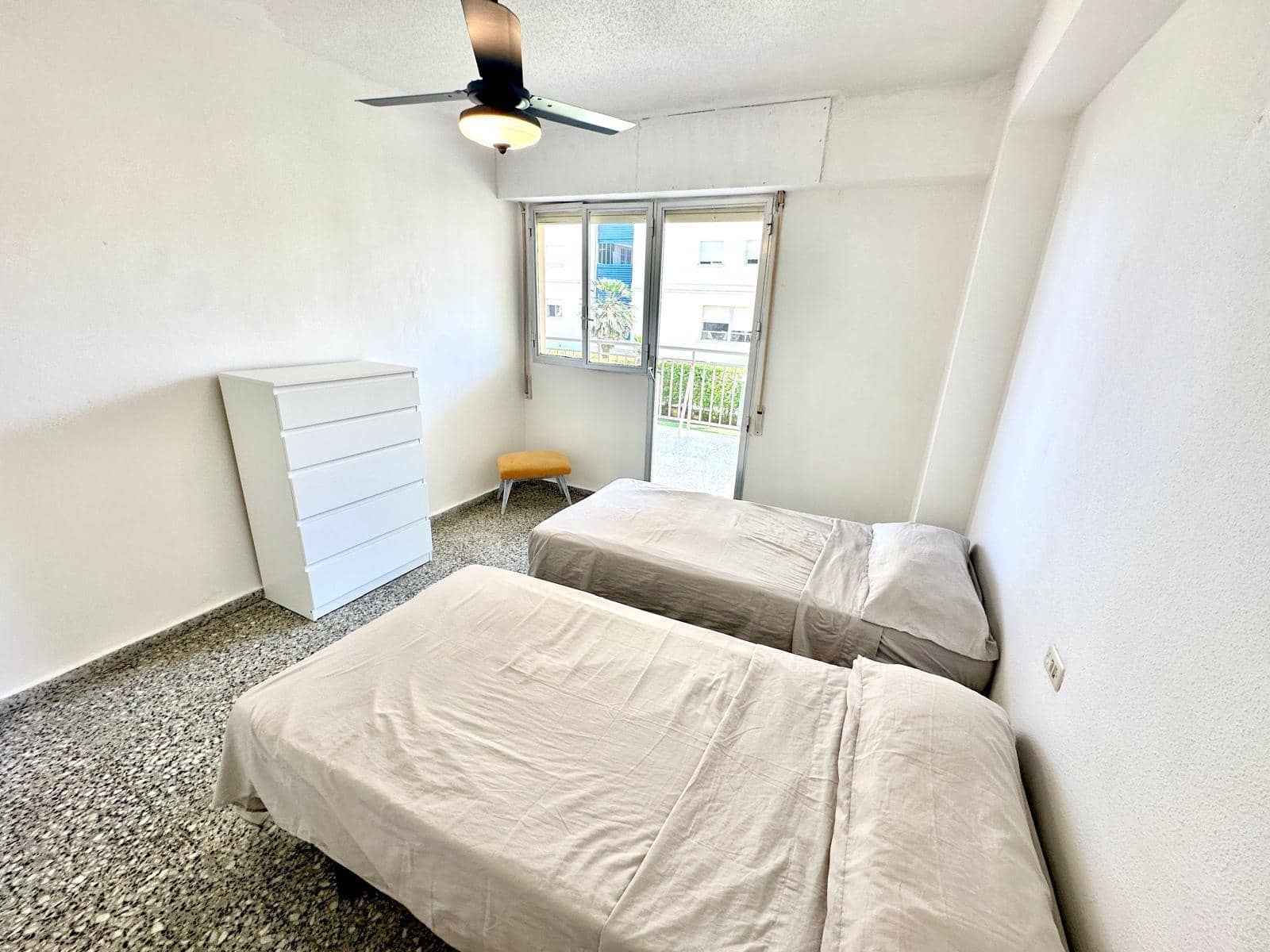 3 slaapkamer Appartement voor vakantieverhuur in Gandia - € 1.995 (Ref: 9843931)