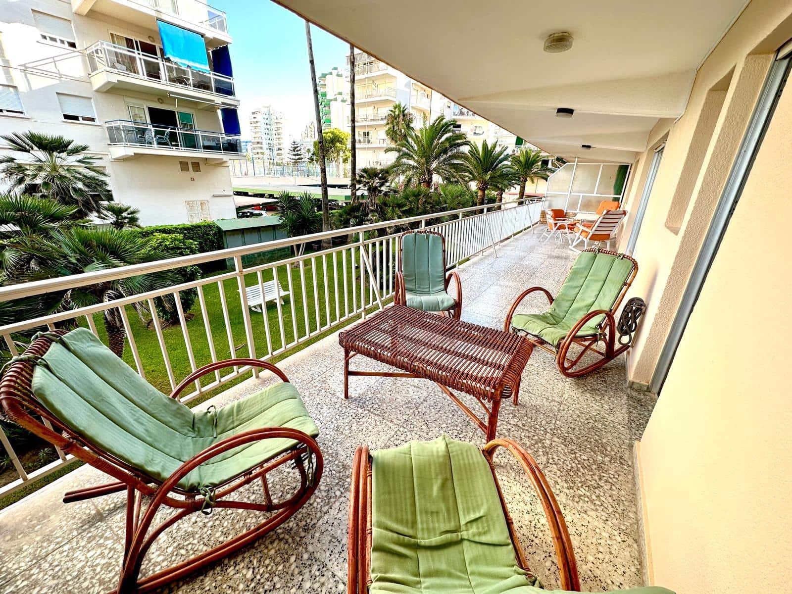 3 slaapkamer Appartement voor vakantieverhuur in Gandia - € 1.995 (Ref: 9843931)