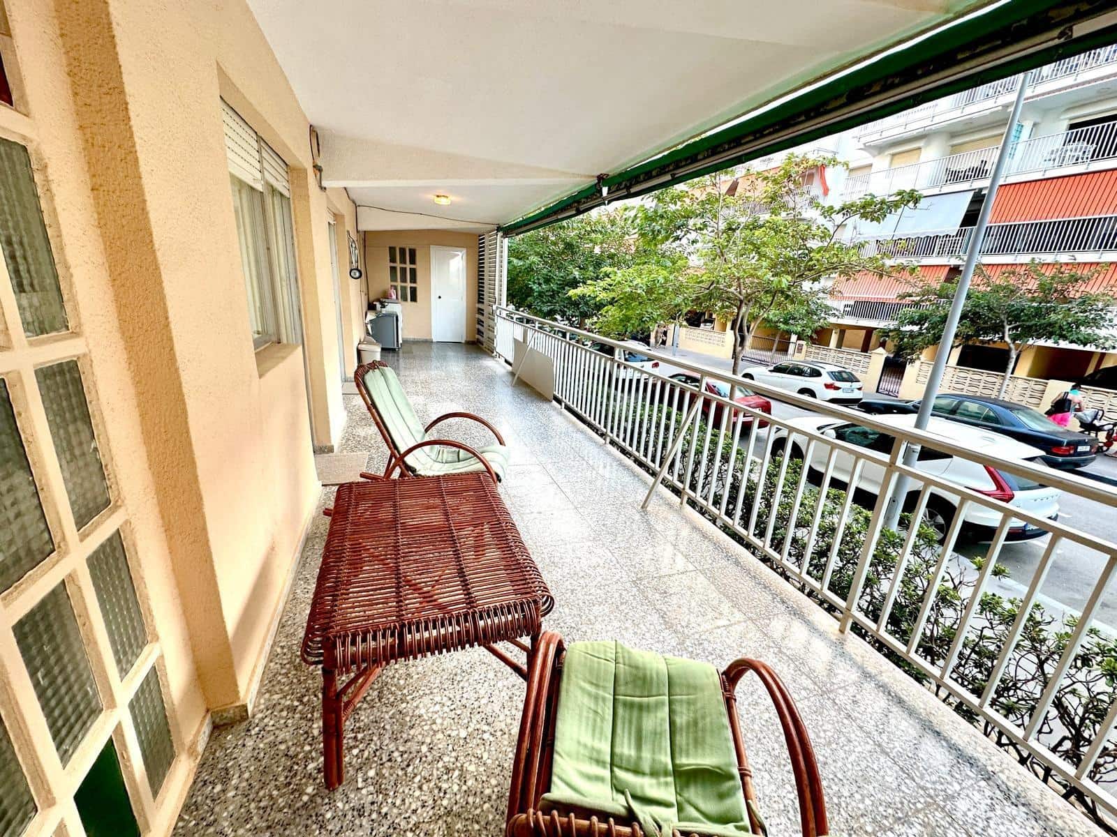 3 slaapkamer Appartement voor vakantieverhuur in Gandia - € 1.995 (Ref: 9843931)