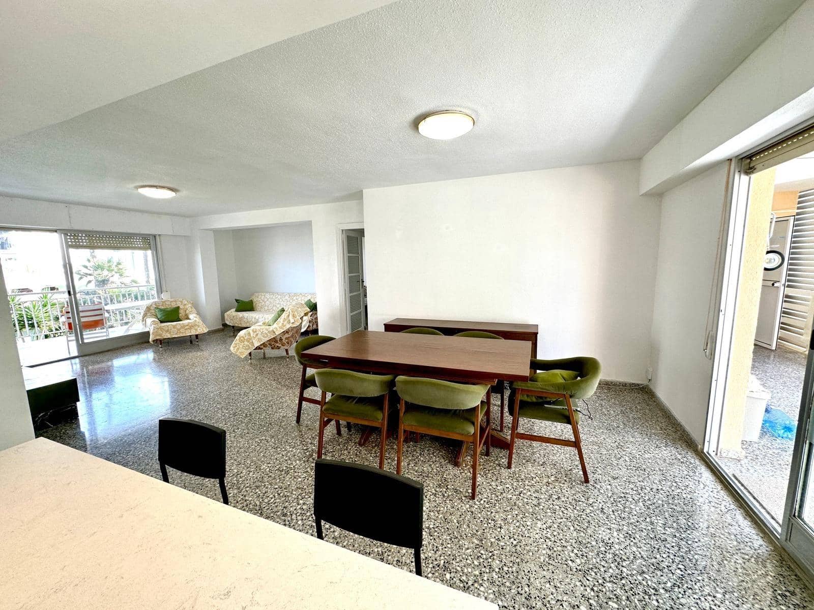 3 slaapkamer Appartement voor vakantieverhuur in Gandia - € 1.995 (Ref: 9843931)