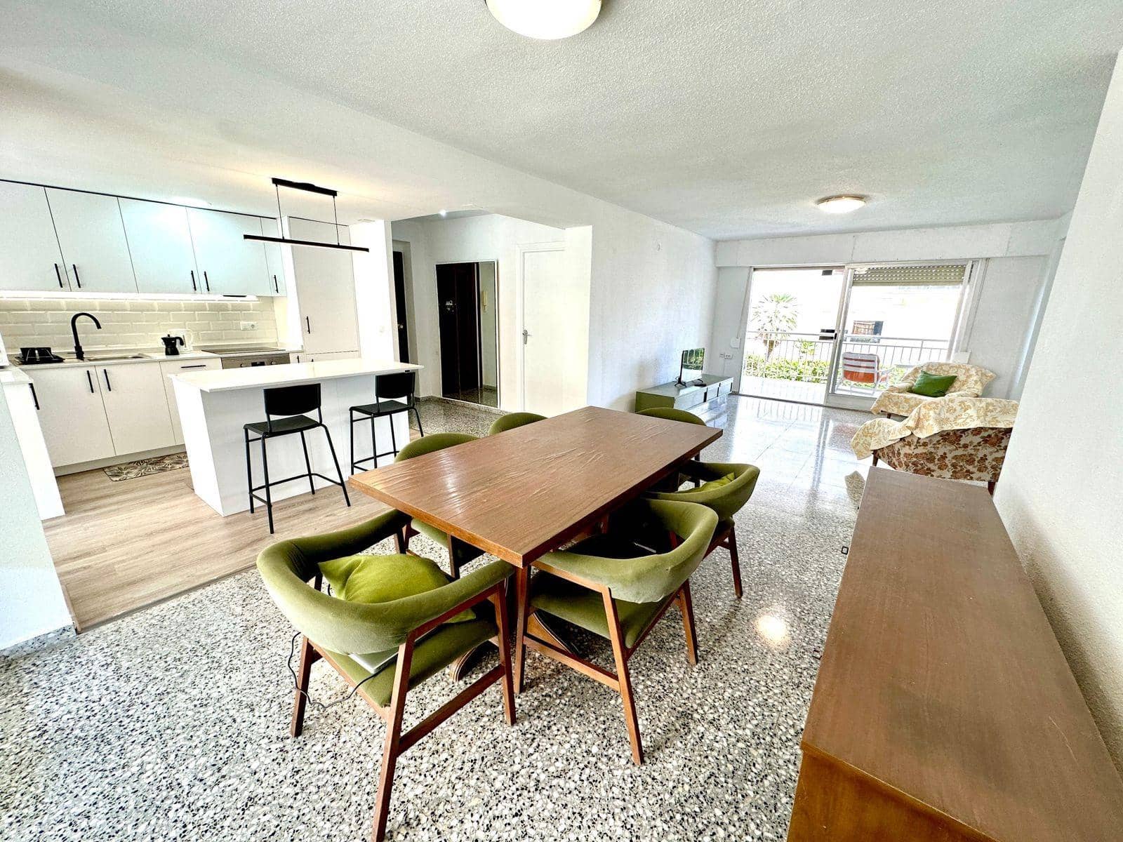 3 slaapkamer Appartement voor vakantieverhuur in Gandia - € 1.995 (Ref: 9843931)