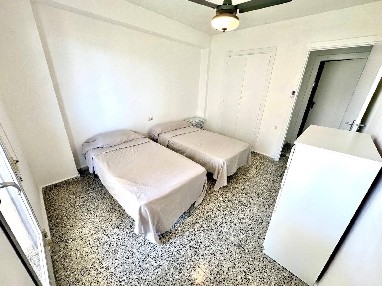 3 slaapkamer Appartement voor vakantieverhuur in Gandia - € 1.995 (Ref: 9843931)